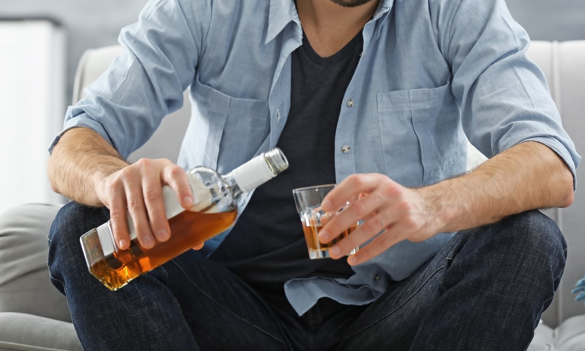 O alcoolismo degenera o corpo e afeta o tratamento do câncer
