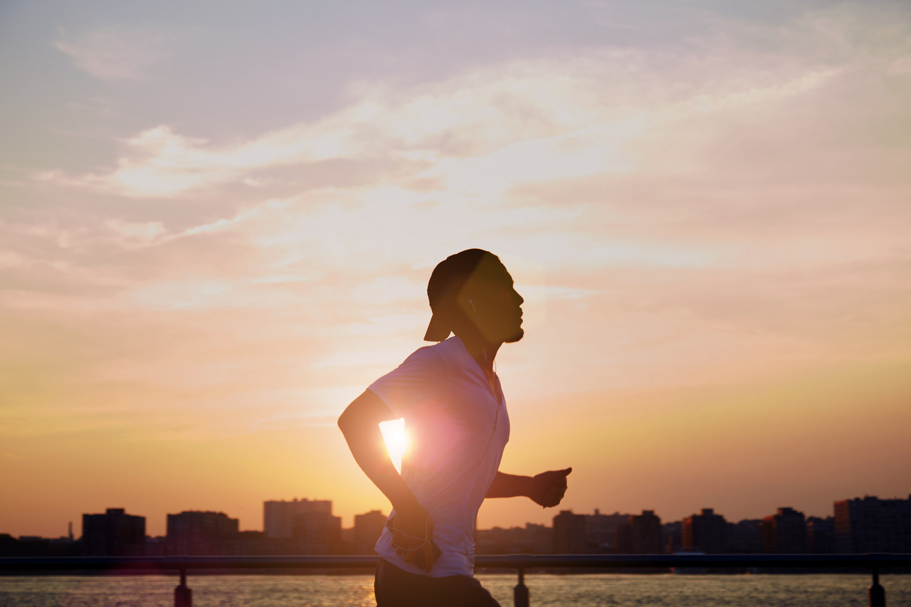 A prática de atividades físicas para prevenir e tratar o câncer melhora a qualidade de vida e fortalece a saúde do paciente. Saiba mais sobre!