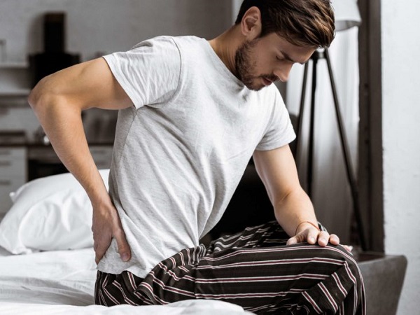 A dor na parte inferior das costas é considerado um sintoma avançado